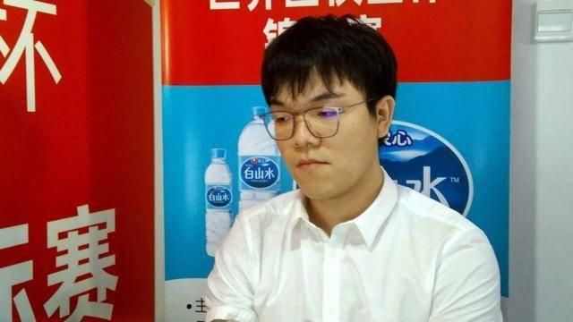他的“敢”一方面在于，敢挑战在春节档的大银幕上没人尝试过的当代国安题材。
